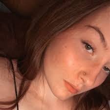 Kara Booker's Instagram, Twitter & Facebook