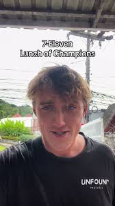 Tasty Gibappe Roll and Budweiser Pairing at 7-Eleven