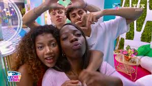 Des milliers d'abonnés et des gros contrats : comment les stars de « Secret  Story » préparent leur avenir sur les réseaux sociaux - Le Parisien