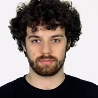 Laura Markowski's Instagram, Twitter & Facebook