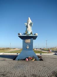 Iemanjá as oferendas problemas ambientais rituais no brasil o dia de iemanjá pode ser comemorado em dias diferentes dependendo do estado. Estatua De Iemanja Praia Do Cassino Rs Mapio Net