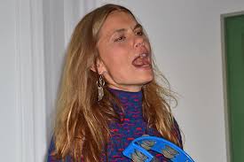 Mit der ganzen Familie zeigt sich Sarah Wiener bei der Vernissage von  Collagen ...