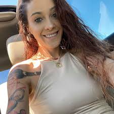 Altoona AppleBees. Yes it's a chain. HOWEVER, I need to everyone about the  server Hunter! This GIRL (yes a girl named Hunter), was so AMAZING!! She  stayed