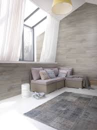 Un Aspect Bois Bluffant De Realisme Le Lambris Pvc Grosfillex Apporte Lumiere Et Fraicheur Pour Une Ambiance De B Revetement Mural Bois Lambris Lambris Pvc