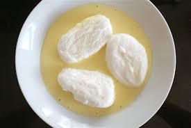 Classic Oeufs A La Neige Recipe Snow Eggs Recipe Classic French Desserts French Desserts Food
