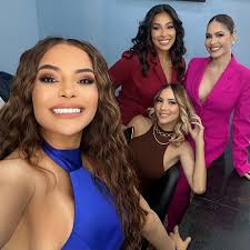 Día con las extremas😍 un vinito🍷 una habladita y muchas risas♥️ Vestido:  @maolisfashionrd