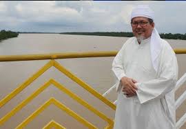 Tengku zulkarnain dirawat sejak 2 mei 2021 karena positif corona. Ofdeopmfikulm