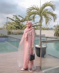 Jawa jenis kebaya yang ada di indonesia yang pertama adalah kebaya jawa. 30 Model Kebaya Modifikasi Brokat Modern Terbaru