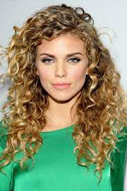 21 Layered Curly Hairstyles To Try Everyday Feed Inspiration Curly Hair Styles Naturally Curly Hair Styles Natural Hair Styles