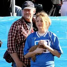 The maryland native was born in baltimore in january 1947 and earned his first acting credit at age 28 with an appearance on the waltons. Who Is Ernie Lively Dating Ernie Lively Girlfriend Wife