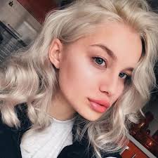 Pin von maria driver auf Silver blonde