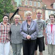 Sie vermisst die Freundinnen