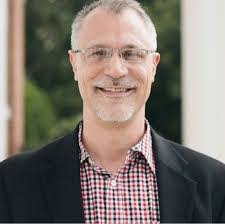 Kellie Arendt's Instagram, Twitter & Facebook