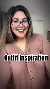 Outfit Con Pantalón Beige Mujer Curvy