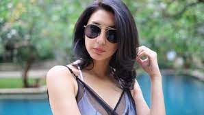 Tyas Mirasih Photos Facebook