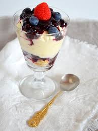 Beerentopfchen Mit Bayrischer Creme Ich Muss Backen Bayrisch Creme Bayrische Creme Rezept Lebensmittel Essen