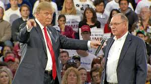 Donald Trump Hosts Town Hall Meeting In Des Moines Iowa Video Abc News