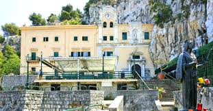 Le origini di questa celebrazione in pochissimo tempo la peste venne spodestata. Santuario Di Santa Rosalia Balarm It