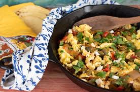 Scrambled eggs with crispy tortilla strips and tender cactus paddles, otherwise known as migas con nopales, are a delicious variation on this classic. Nopalitos Con Huevos Cactus With Eggs Christy Wilson Nutrition
