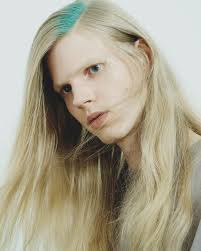 Cool Eyeliner Tips and Other Weird Beauty Inspiration