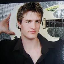 aidan millar-powell (@aidansixstrings)