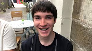 Merthyr: Codi tâl ar daith i'r ysgol yn 'drychinebus' i'r iaith