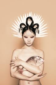 女体盛り超えた「NYOTAIMORI」 女性代表が仕掛ける「違和感」の美