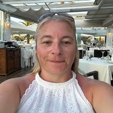 I live in West Bromwich 2