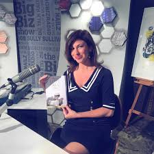 Responding to lorraine's claim, megan simply tweeted, who? Deanna Lorraine Wowo 1190 Am 107 5 Fm