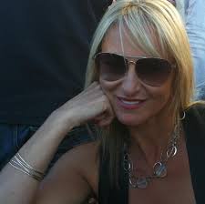 Mōrena 👋🏼 I'm looking for someone to please help me once a fortnight for  a deep clean for the next 6 months as we survive being parents to a  newborn. Only 2-3