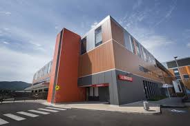 Organisers say it will be incredibly difficult to cover event costs and meet social distancing guidelines. Therapeutic Goods Administration Aware Of Case Of 55yo Man Who Died In Tamworth Hospital Eight Days After Covid 19 Vaccination The Armidale Express Armidale Nsw