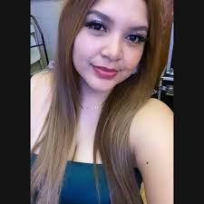 Quisiera poder verla más a menudo, porque es la única que calma esto que  siento. Es mi alegría mi todo, sin ella solo soy un recipiente vacío sin  ningún valor, muero por