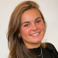 Melissa Flink's Instagram, Twitter & Facebook