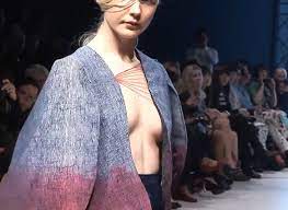 海外のファッションショー、エロい│チラリ部