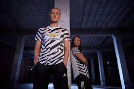 The red devils lost the final to villarreal on penalties on wednesday night. Manchester United Reveals Dazzle Camouflage Kit For 2020 21 Season