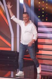 April 1980 in hamburg zur welt. Fur Let S Dance Oli Pocher Sagt Seinen Kilos Den Kampf An Promiflash De