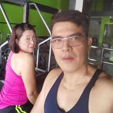 Shaquille O' Neal & Hakeem Olajuwon in practice for the "Dream Team" back  in 1996. If you were a coach of that team, which one would be your starting  center?🤔