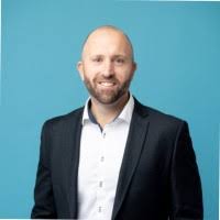 400+ "Stichter" profiles