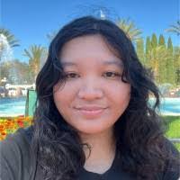 Sarah Koons's Instagram, Twitter & Facebook