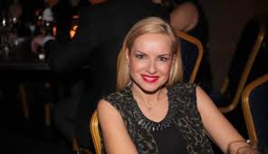 Τετάρτη 24 απριλίου 2019, 19:45. Maria Mpekatwroy Prospa8w Akoma Na Apokthsw Paidi