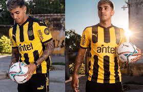 Signed by olivera and by players miguel peirano, tato ortiz, fernando morena and others. Penarol 2021 Puma Home Kit Football Fashion