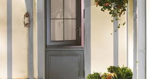 Porte D Entree Aluminium Classique Mi Vitree La Villandry Est Une Porte Fermiere La Partie Haut Porte Entree Aluminium Porte Vitree Exterieure Entree Maison