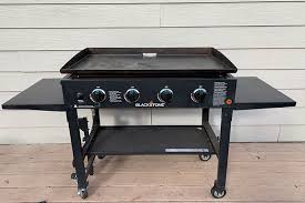 This unit costs about the same as a standard flat top grill, yet you get both a grill and griddle. Top 9 Best Outdoor Gas Griddles For 2021 Buying Guide