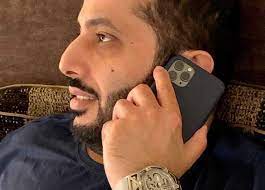 هو تركي بن عبد المحسن بن عبد اللطيف آل الشيخ في عام 2009، تزوج من كريمة الدكتور ناصر بن عبد العزيز الداود نائب وزير الداخلية،. ØªØ±ÙƒÙŠ Ø¢Ù„ Ø§Ù„Ø´ÙŠØ® ÙŠØ¹ØªØ°Ø± Ø¹Ù† Ø¹Ø¯Ù… Ø¥Ø¬Ø±Ø§Ø¡ Ù…Ø¯Ø§Ø®Ù„Ø© Ù‡Ø§ØªÙÙŠØ© Ù…Ø¹ Ø´ÙˆØ¨ÙŠØ± Ø§Ù„Ù…ØµØ±ÙŠ Ø§Ù„ÙŠÙˆÙ…