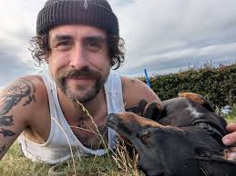 Looking for someone to make my friend 2 birthday cakes for her 80th