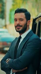 Pin De Kuyruklu Yildiz En Baris Hombres Guapos Hombres Turcos Actores Guapos