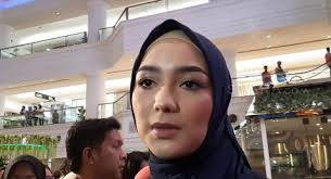 Required fields are marked * comment. Soal Kabar Didekati Rezky Aditya Citra Kirana Bilang Begini
