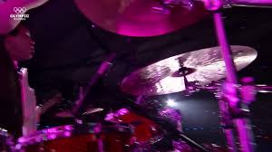Capable of seating 25,000 spectators, it hosted the opening ceremony on 14 august, was a venue for the cycling event, and also hosted the closing ceremony held on 26 august 2010. Avril Lavigne Girlfriend Vancouver 2010 Olympics Closing Ceremony Music Monday Coub The Biggest Video Meme Platform