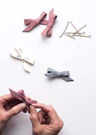 We have many types, colors, styles, and sizes of bows / ribbons that you can use on your baby hair bow. Diy No Sew Baby Bow From Bias Tape In 2 Minutes Say Yes Diy Baby Bows Diy Baby Headbands Baby Hair Bows