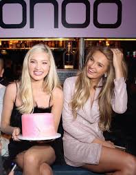 Absolutely no links to social media and paysites. Romee Strijd And Elsa Hosk Boohoo In 2020 Elsa Hosk Romee Strijd Supermodels